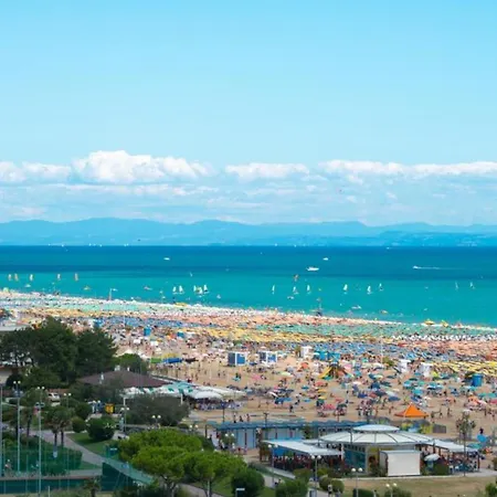 Apartment Spacious With Big Terrace Bibione